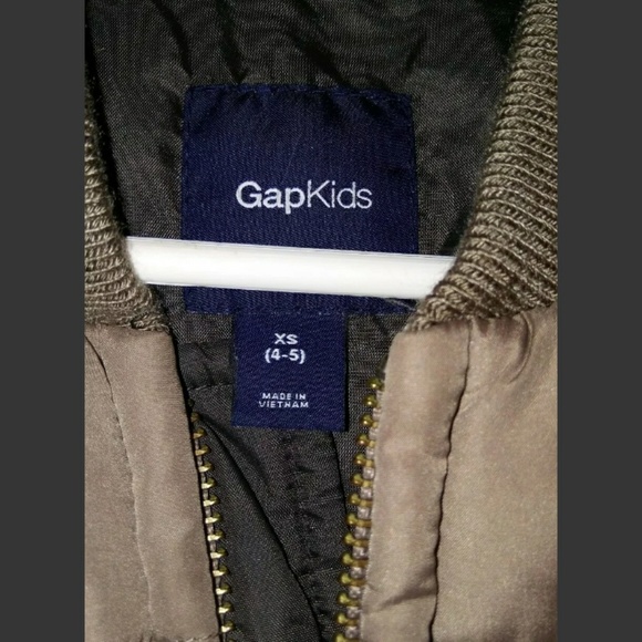 Gap Zippered Quilted With Pockets Puffy Vest - Picture 3 of 8
